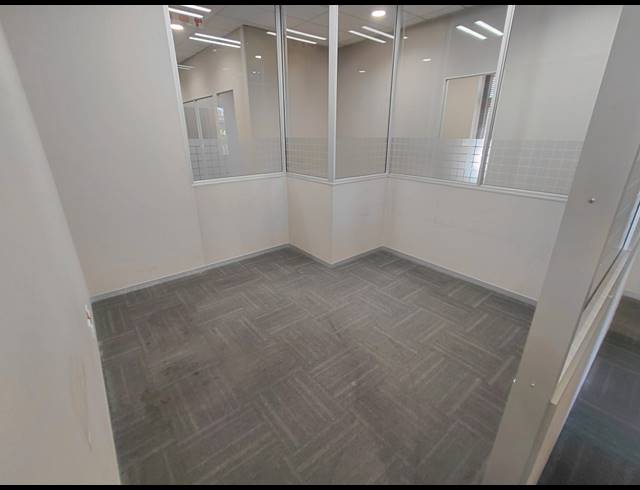 535M² OFFICE TO LET IN MAGALIESSIG